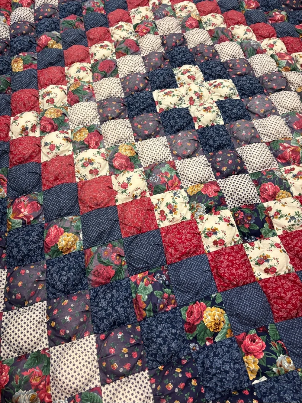 Vintage Puff Quilt Full Double Handmade Biscuit Bubble Floral Patchwork 74x89